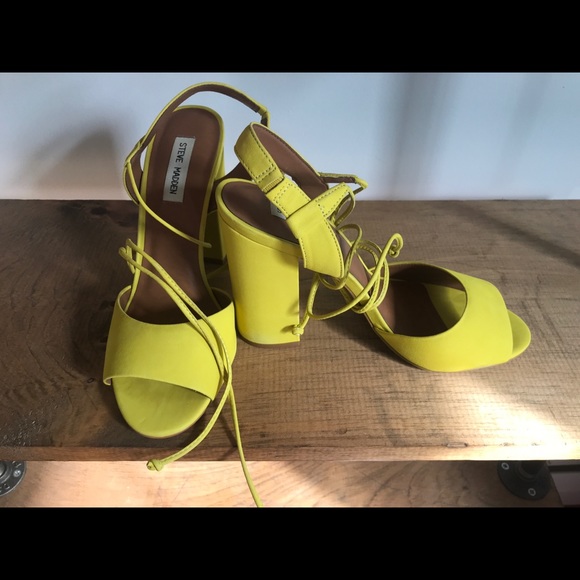 NEW Steve Madden “Serrina” Block Heels - Picture 3 of 3